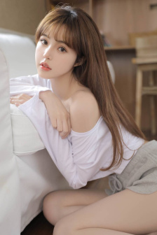 漂亮诱人的女邻居